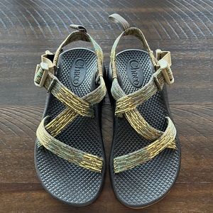 Boys Chaco Sandals - Size 2 EUC
